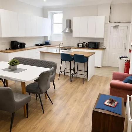 Modern In The Heart Of 8 Shared Thurles