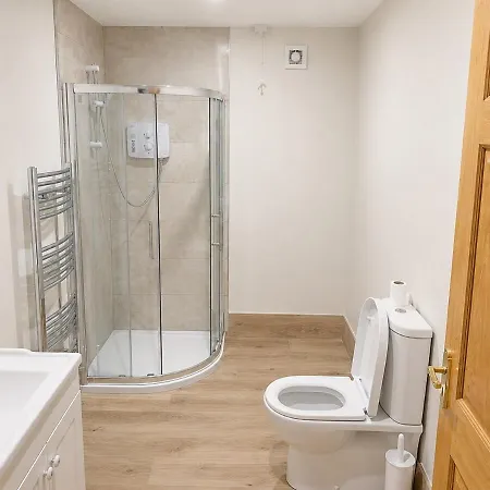Modern In The Heart Of 8 Shared *